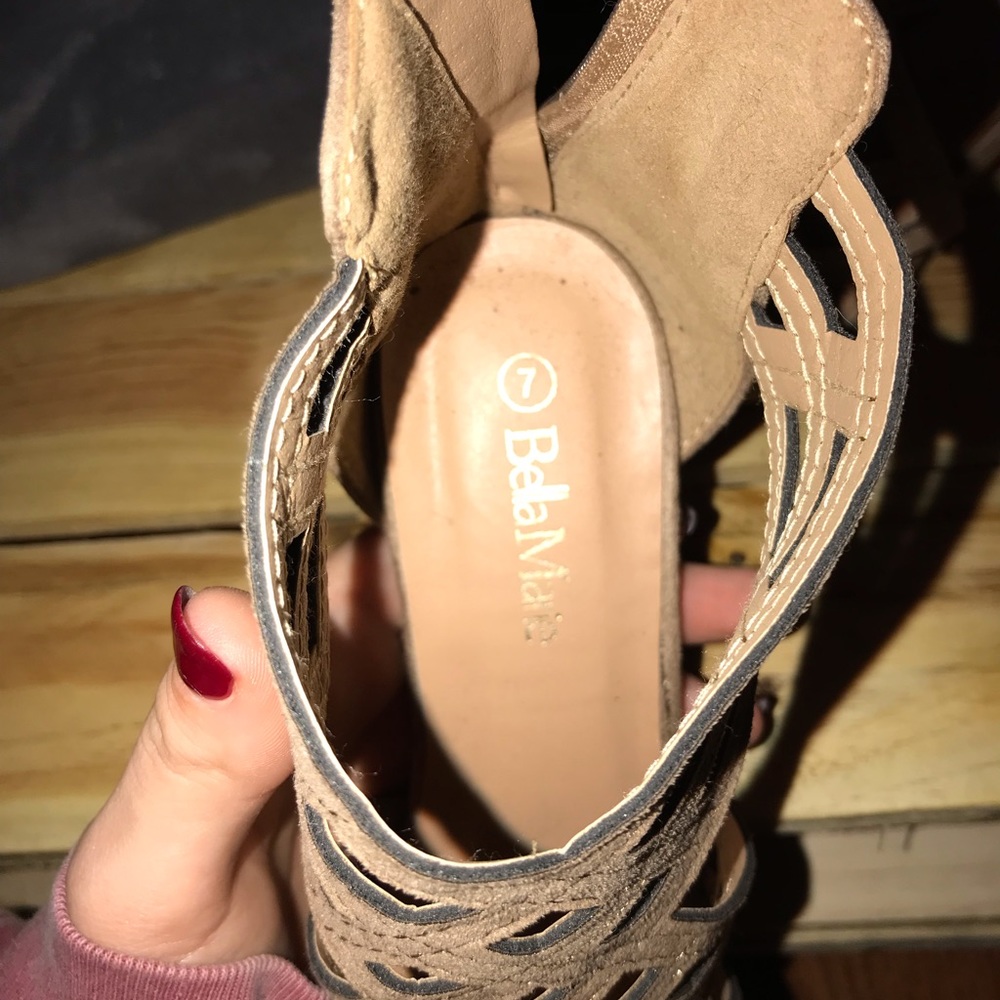 Tan heels, size 7 worn only a few times - Picture 1 of 3